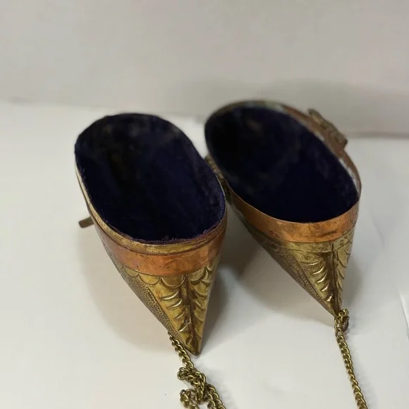 1930’s Hammered Brass Pillow Purse vintage - Picture 8 of 15